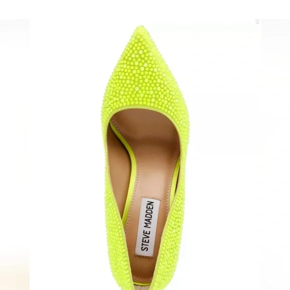 Steve Madden Women's Neon Yellow Daisies Rhinestone Pumps - Picture 4 of 5